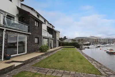 Image de 9 Oakley Wharf, family friendly, with a garden in Porthmadog