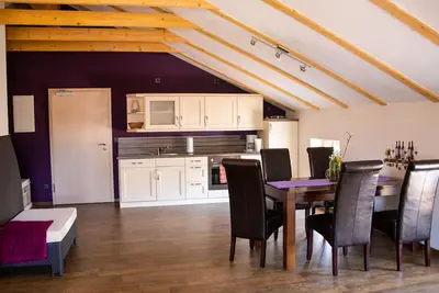 Image de Schlafen im Weinfass 2, 2 Schlafr. , Wohnr. /küchenz. , Du/wc - Obstträume Schlafen im Weinfass