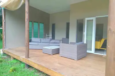 Image de Cosy villa set away from the noisy main road. Close to private beach.