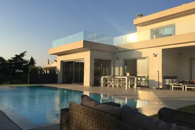 Image de Villa Contemporaine avec vue sur mer