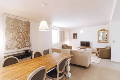 Image de Chez le Jardinier, Maison 5* de 2 à 6 personnes avec jacuzzi et piscine, Pézenas
