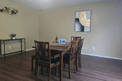 Image de Welcome to your charming Converse retreat!