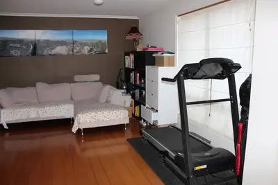 Image de Walk to train station, cosy house +treadmill …