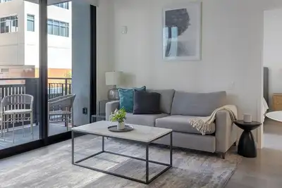 Image de Landing | Stylish 2bd, Gym, Courtyard