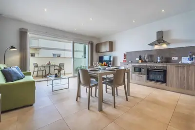 Image de ☀️ Family-friendly apartment near Ghadira, Paradise & Golden Bay 🌴 A/C (coin-operated), modern comfort & perfect base for a relaxing Malta getaway 🐚.