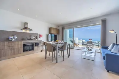 Image de 🌴 Family-friendly apartment near Malta’s top beaches—Ghadira, Paradise & Golden Bay. Relax, explore, and enjoy a sunny coastal escape! 🌊☀️