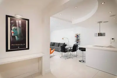 Image de 🌴 Modern designer apartment in sunny Mellieħa Bay! Enjoy sea views, stylish comfort, and nearby beaches like Golden Bay & Comino — perfect for a relaxing family getaway 🏖️✨