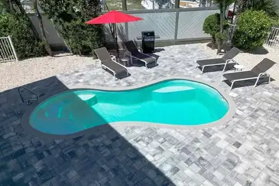 Ocean Oasis~  Pool Home, 35' Dock Near Coco Plum Beach!