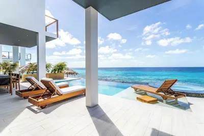 Image de Ultra luxurious villa with the most amazing view!