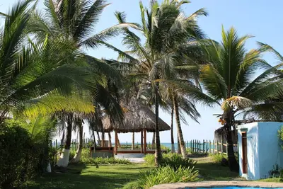 Image de Entire home in a tropical nature beach paradise directly on the Caribbean sea.