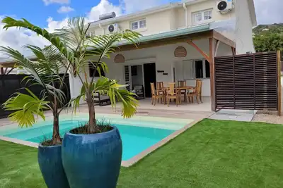 Image de villa de charme avec piscine 1 minute d une superbe plage