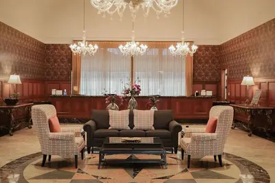 Image de Dive into the Heart of Rochester: 2 Elegant Rooms Near Boutiques & Eateries