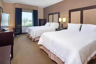 Image de Explore Decatur from Our Cozy Hotel - Free Hot Breakfast & Parking