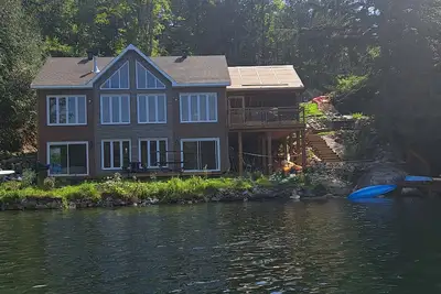 Image de Confort Tranquille au Bord du Lac Paradis