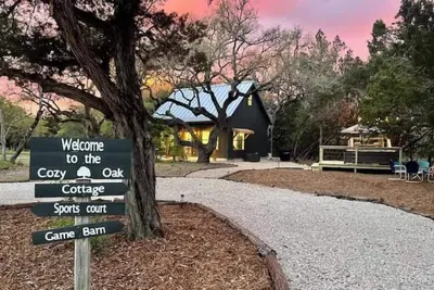 Image de The Cozy Oak Cottage at The Red Barn Ranch