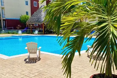 Image de It's Casa Sea-esta time! Escape to this 3-bdrm condo, one block from the ocean.