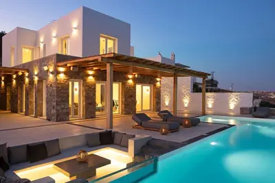 Image de Villa à Glyfada avec 6 chambres à coucher, 12 couchages