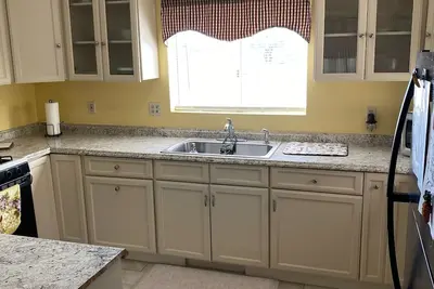 Image de Safe and clean, 5 min away from shopping centers & restaurants. Pet-Friendly