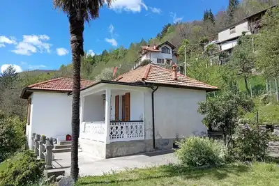 Image de Freistehendes Ferienhaus am Dorfrand mit Panoramablick auf den Lago Maggiore