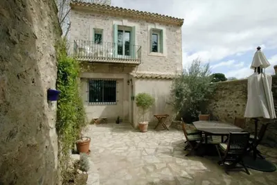 Image de Stylish village house with modern studio & airconditioning. Pets allowed