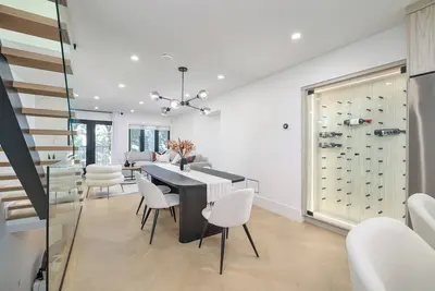 Image de Multi-Level Luxury Townhome in Leslieville