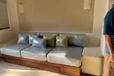 Image de Brand new condo with an enclosed patio a private pool and lush garden.