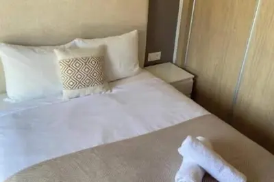 Image de Luxury Apartment! 5 mins from beach, mall, station