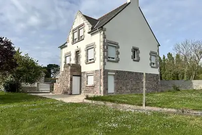 762 - Maison bretonne à moins de 2 kms des Plages.