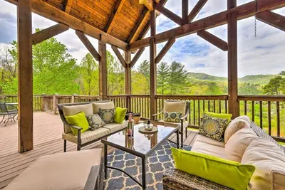 Image de The Tuck House, nestled in the serene beauty of Cullowhee, Nc