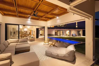 Image de Brand New Beach House, 5 min Beach Walking Distance, tamarindo. Hacienda Pinilla