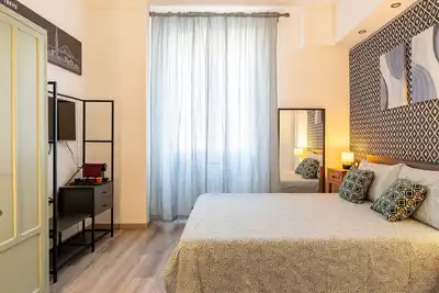 Image de GuestHost - Livorno Central and Modern Room!