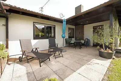 Image de Appartement 'Ferienwohnung Lindenallee' avec terrasse privée, jardin partagé