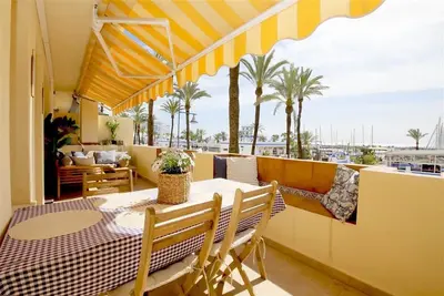 Image de Appartement avec vue sur le port, Wifi et A/C, Première ligne du port à côté de la plage et bars