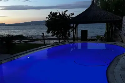 Image de Villa Atroa Lake House - Cozy Studio Villa on Iznik Lake. Spectacular view.