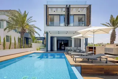 Image de Beachfront Romantic Villa