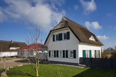 Image de Haus in Idyllischer Lage mit Terrasse und Eingezäunten Garten - Ferienhaus Linea