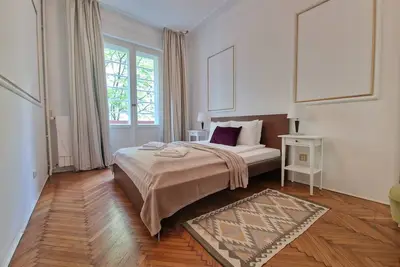 Image de Cozy three bedroom apartment just few steps from St Sava temple,
