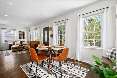 Image de Rose Hill Rest : Your Stylish Haven in Columbus