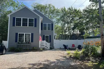 Image de You'll be just a few steps from the beach