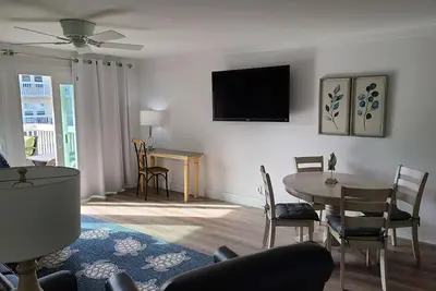 Image de ✨Short, Easy Walk to Beach-5 Pools +3 Hot Tubs-Pet Friendly-Sandpiper Cove 1047✨
