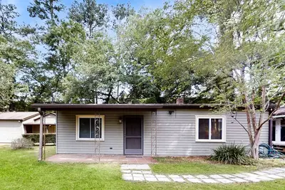 Image de Charming home near downtown Tallahassee with washer\/dryer, full kitchen, & Ac