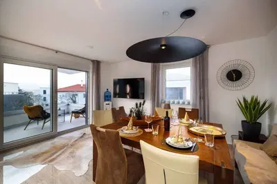 Image de Appartement de vacances meublé de façon moderne pour jusqu'à 6 personnes