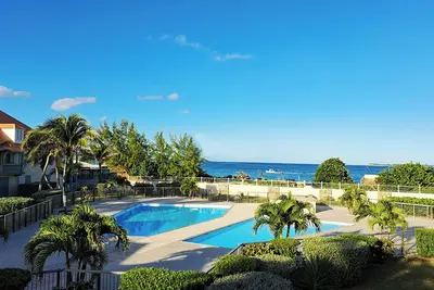 Image de Beachfront bliss in Orient Bay!