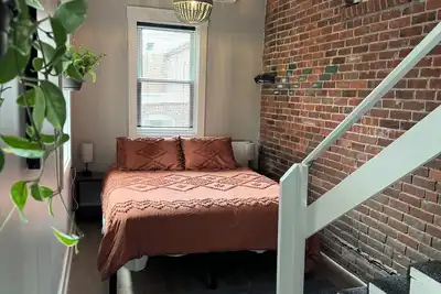 Image de Gateway to the Berkshires - Renovated downtown apartment