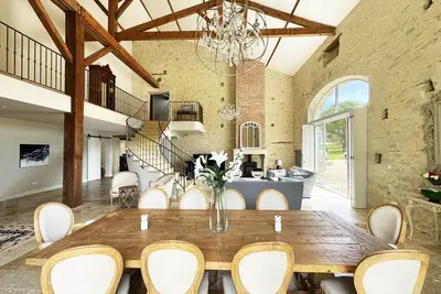 Image de Villa de luxe - spacieuse, piscine chauffée, barbecue, grand jardin