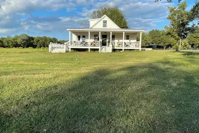 Image de Meadow Lodge @ Whisper Farm:  Gorgeous Southern Lodge, 100 Ac w Horses, dogs ok!