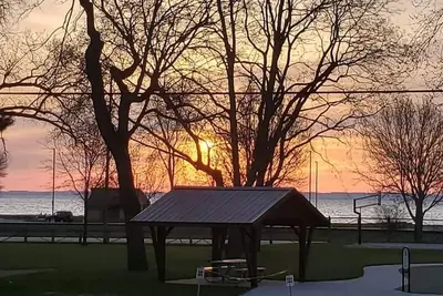 Image de Close to the big events in Oshkosh when you stay at Doty Landings