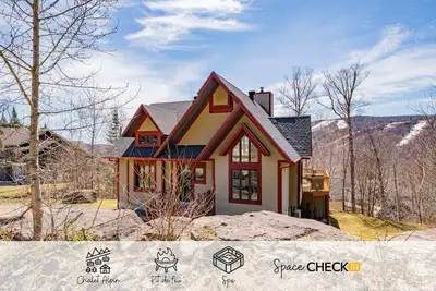 Image de La Cime | Spa 4 saisons | Foyer | Bbq | Près de Stoneham | Terrasse | Wifi