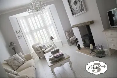 Maison 5 - Stunning 3 bedroom town house right in the heart of Harrogate.