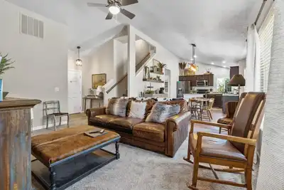 Image de Nampa Bunkhouse Retreat | Sleeps 16 | Game Room | Near Osbourne Park